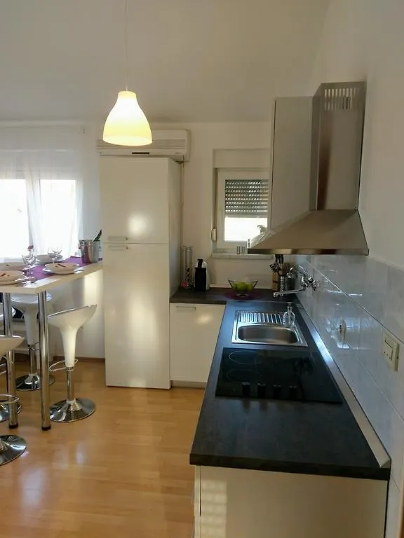 Apartman Lana Klimno Kroatien